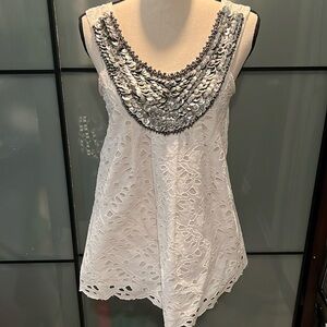 Prairie New York Eyelet embellished top sz s